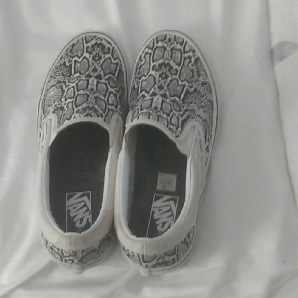 Python print Vans slip on shoes
